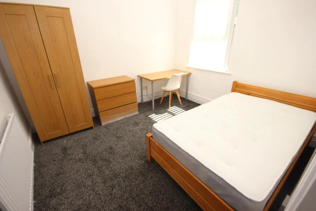 7 bedroom terraced house for rent
