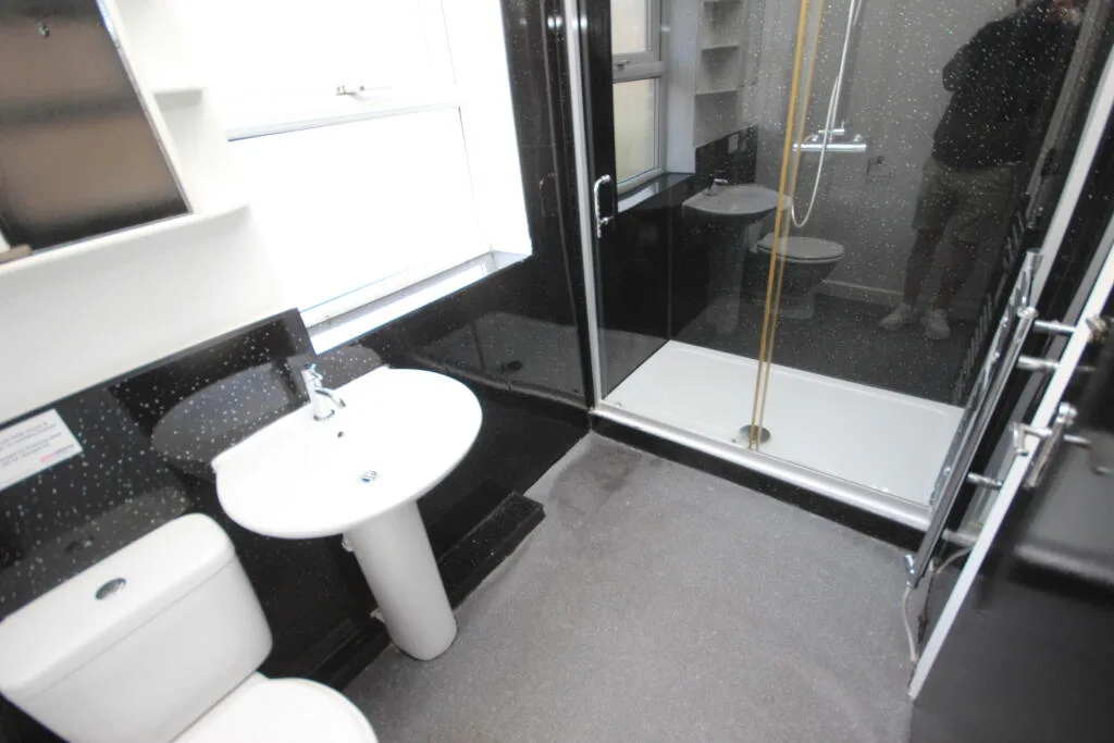 5 bedroom terraced house for rent