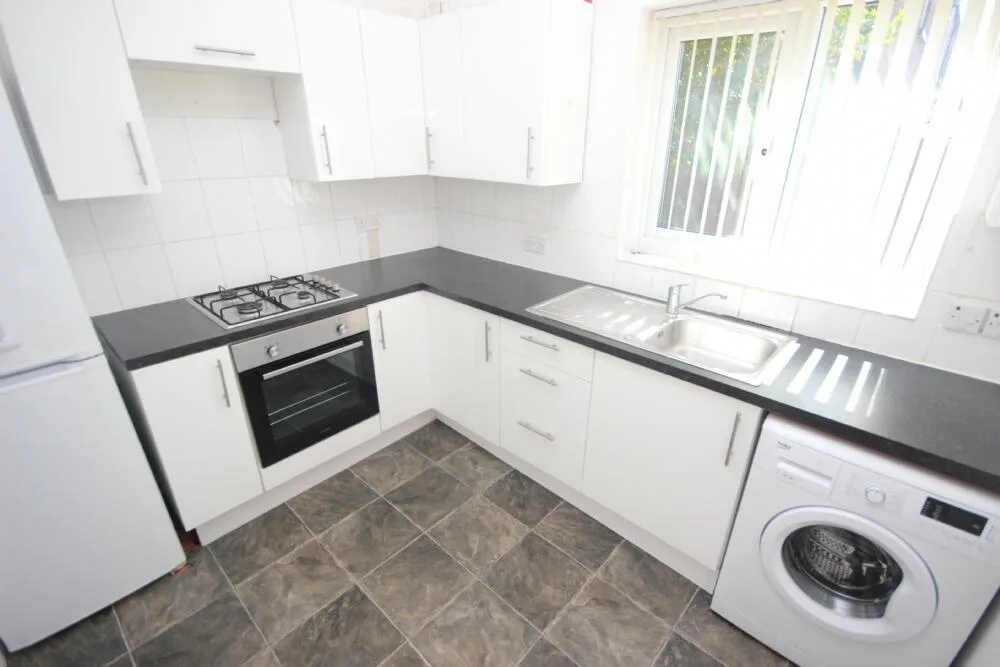 5 bedroom terraced house for rent