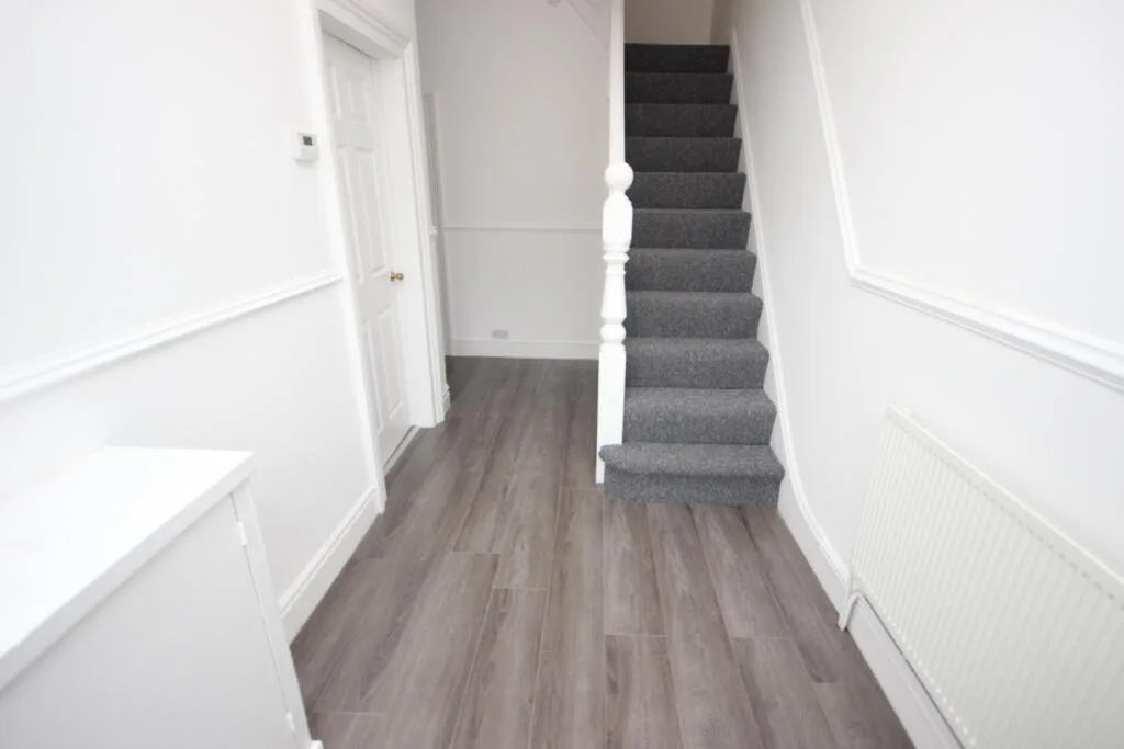 5 bedroom terraced house for rent