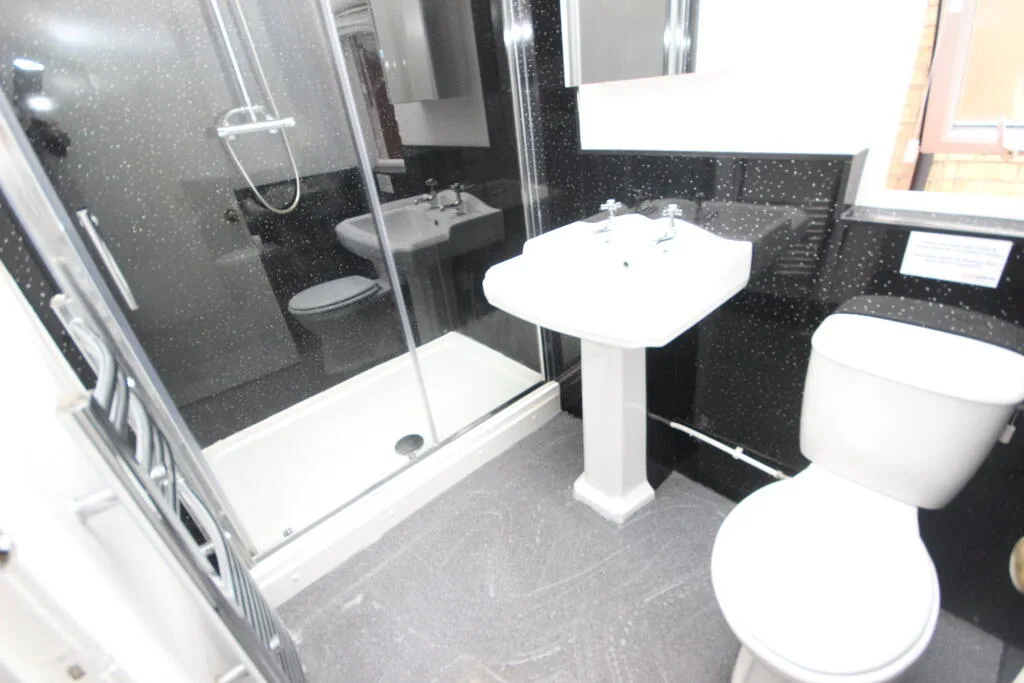 5 bedroom terraced house for rent