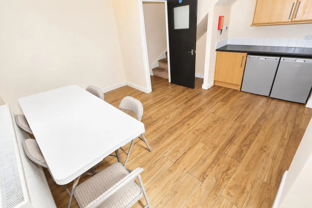 7 bedroom terraced house for rent