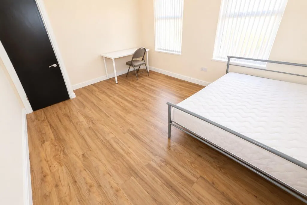 7 bedroom terraced house for rent