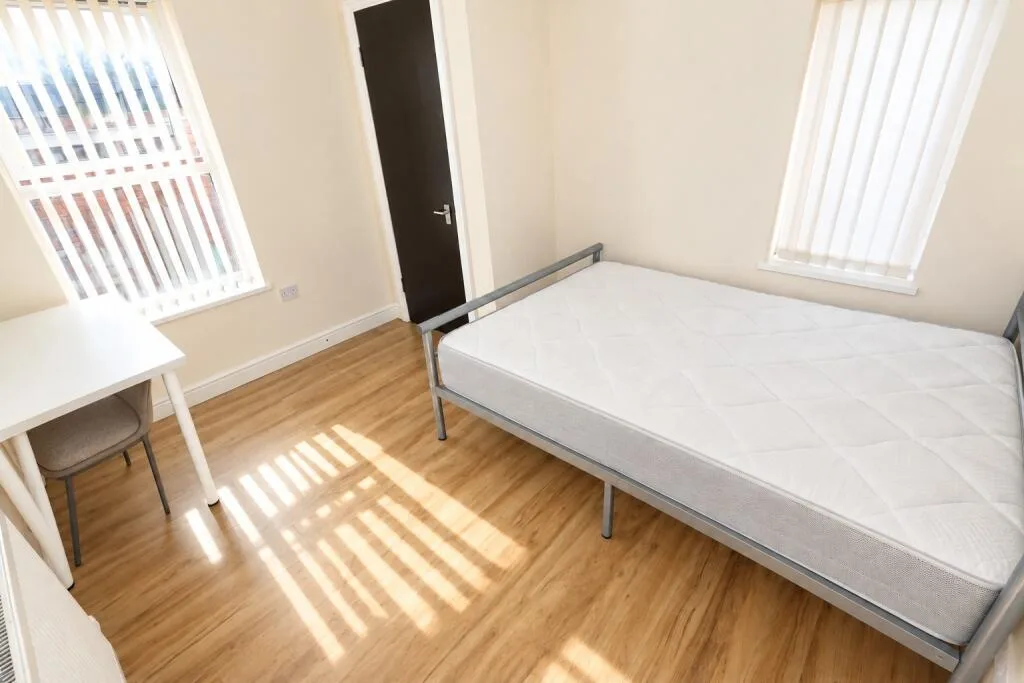 7 bedroom terraced house for rent