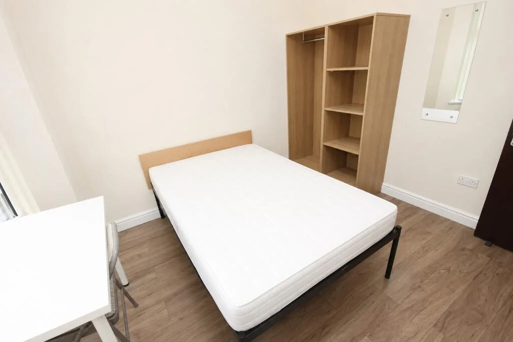 5 bedroom terraced house for rent