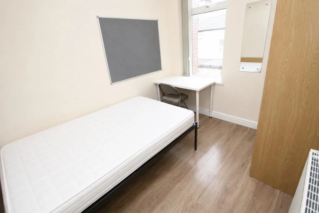 5 bedroom terraced house for rent
