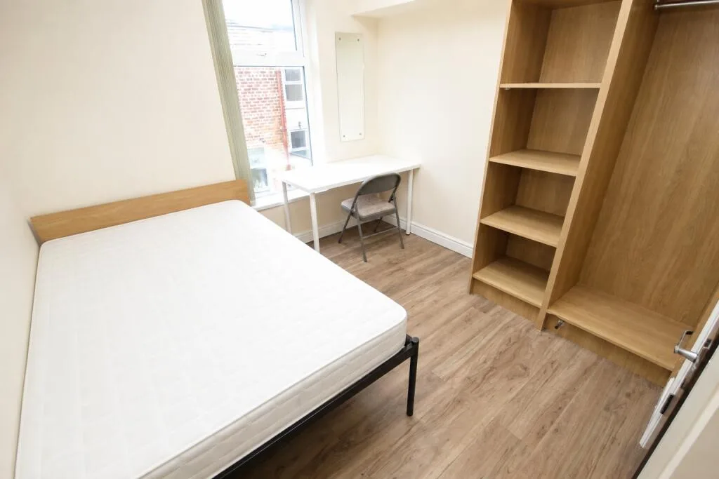 5 bedroom terraced house for rent