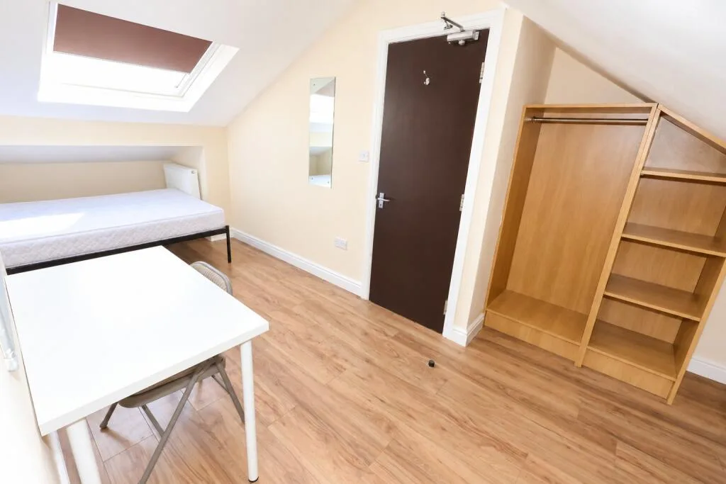 5 bedroom terraced house for rent