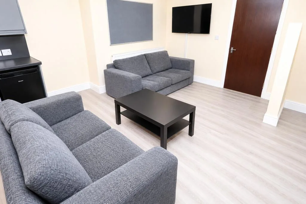 5 bedroom terraced house for rent