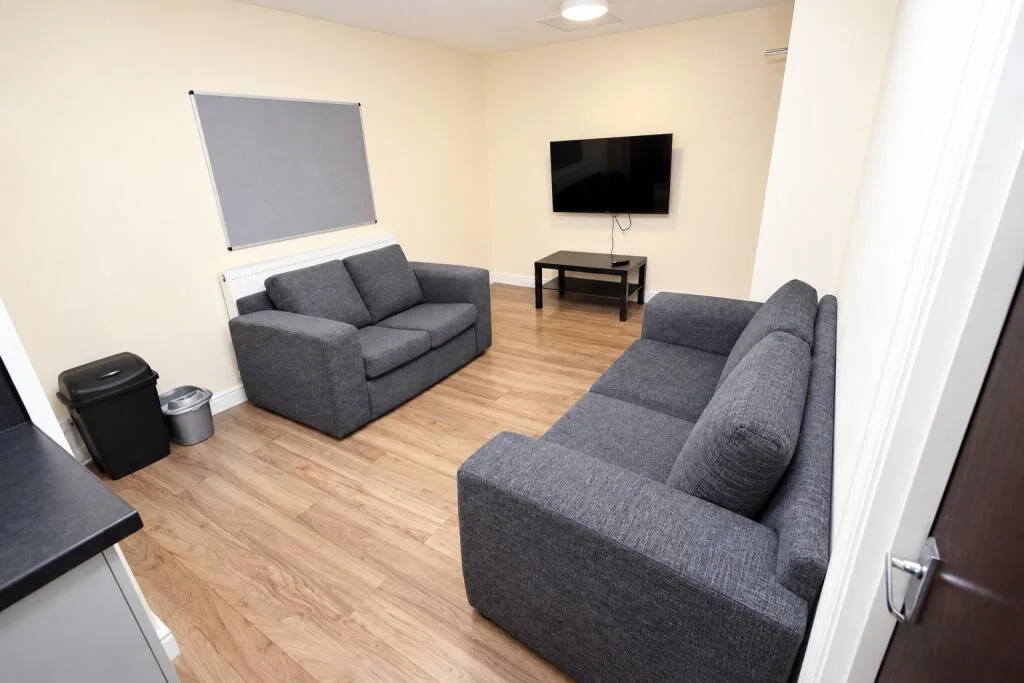 6 bedroom terraced house for rent