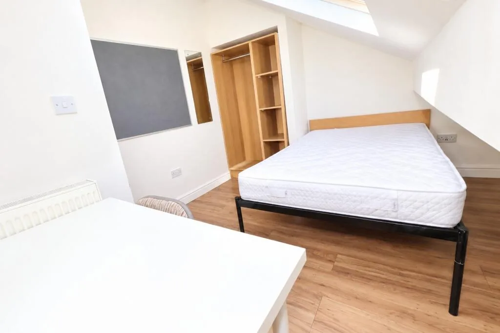 6 bedroom terraced house for rent