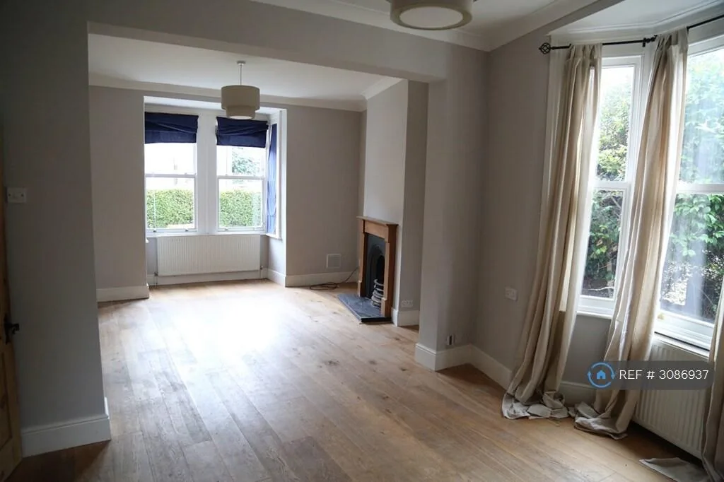 4 bedroom end of terrace house for rent