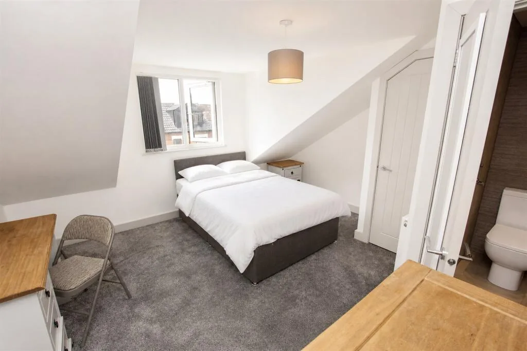 6 bedroom house for rent