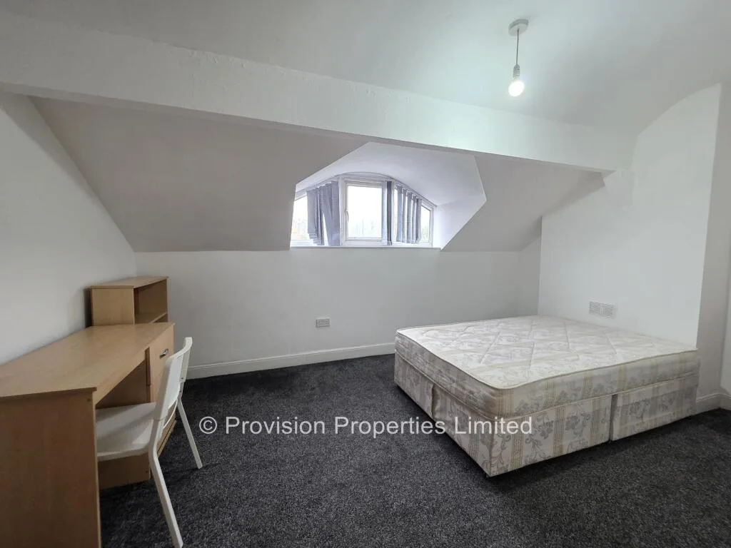 6 bedroom terraced house for rent
