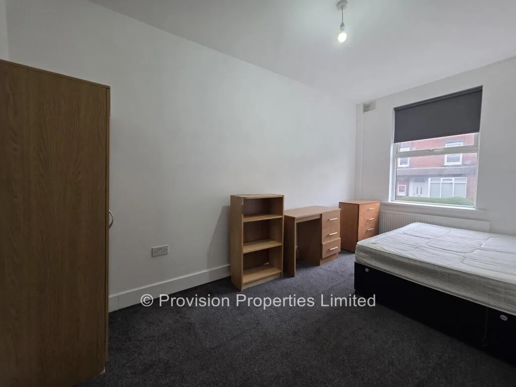 6 bedroom terraced house for rent