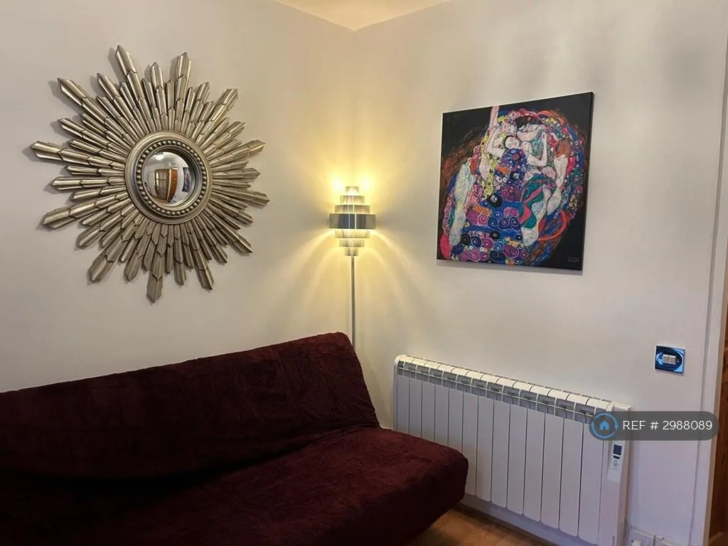 Studio flat for rent