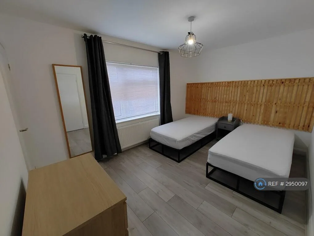 3 bedroom semi-detached house for rent