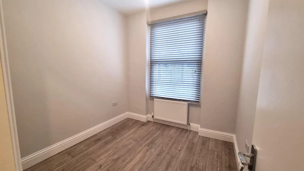 4 bedroom end of terrace house for rent