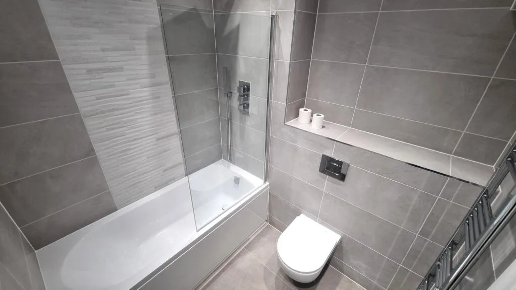 4 bedroom end of terrace house for rent