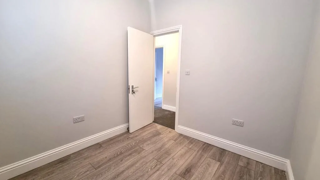 4 bedroom end of terrace house for rent