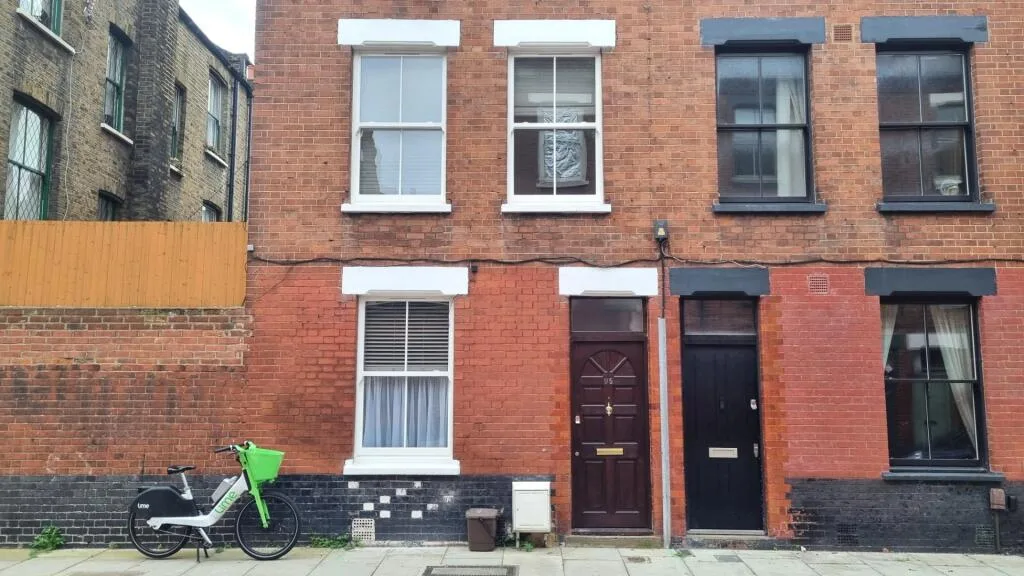 4 bedroom end of terrace house for rent