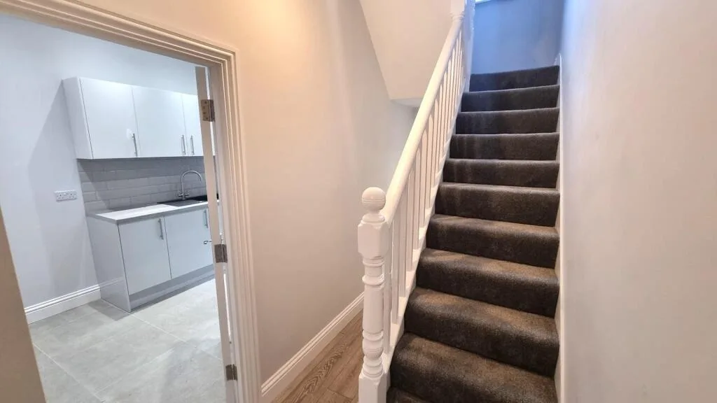 4 bedroom end of terrace house for rent