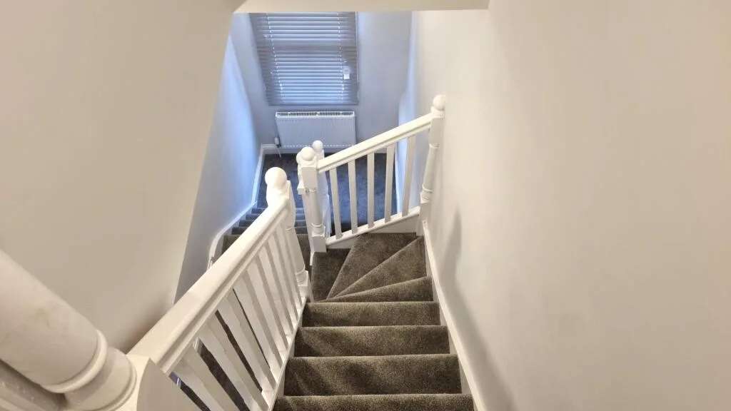 4 bedroom end of terrace house for rent
