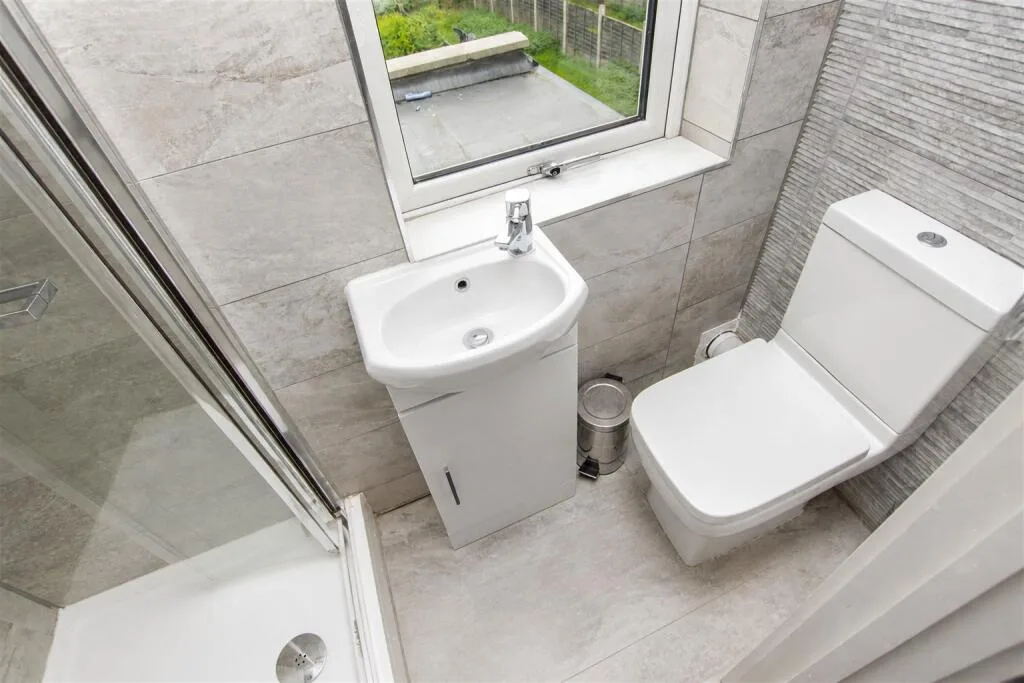 6 bedroom house for rent