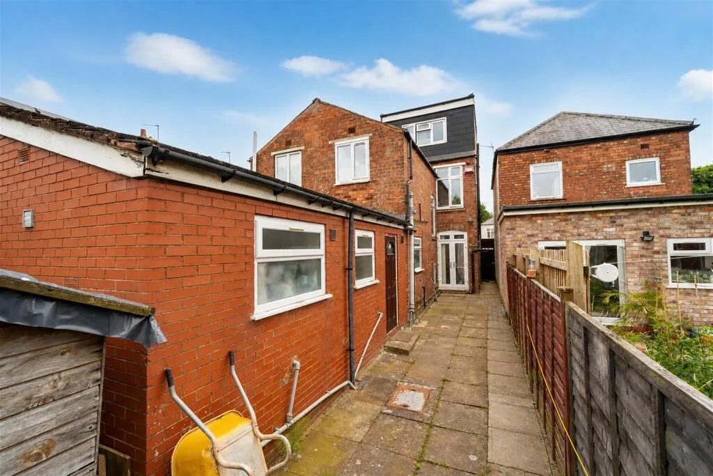 4 bedroom house for rent