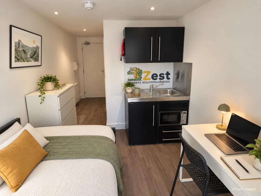 6 bedroom flat for rent