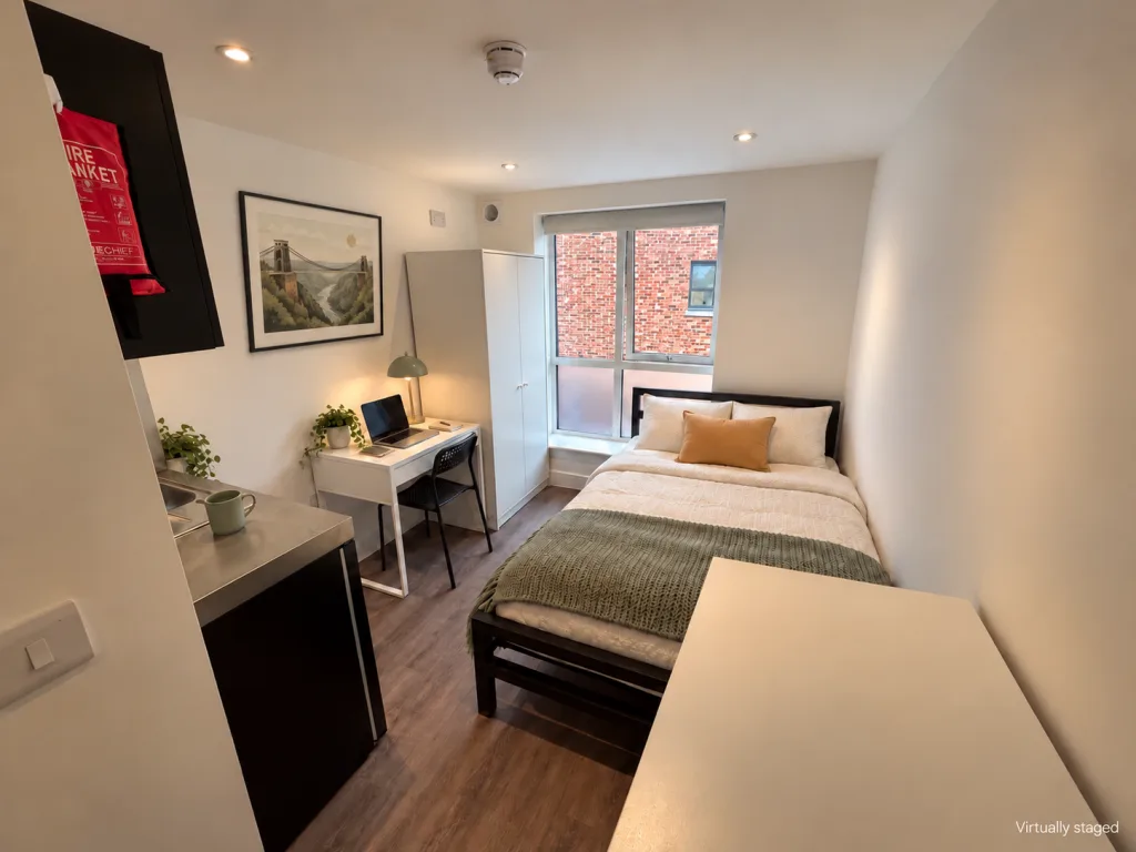 6 bedroom flat for rent