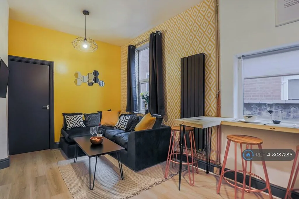 6 bedroom terraced house for rent
