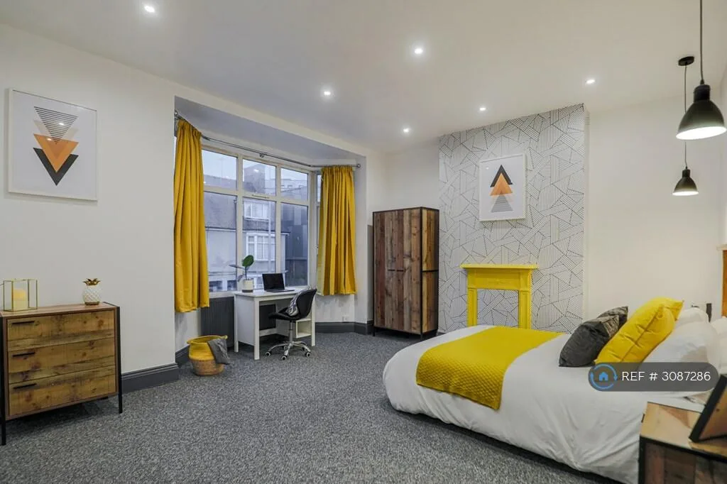 6 bedroom terraced house for rent