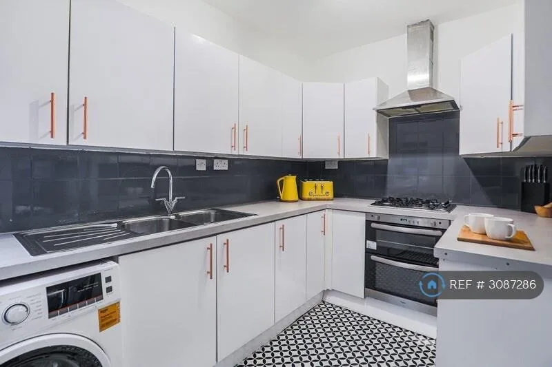 6 bedroom terraced house for rent