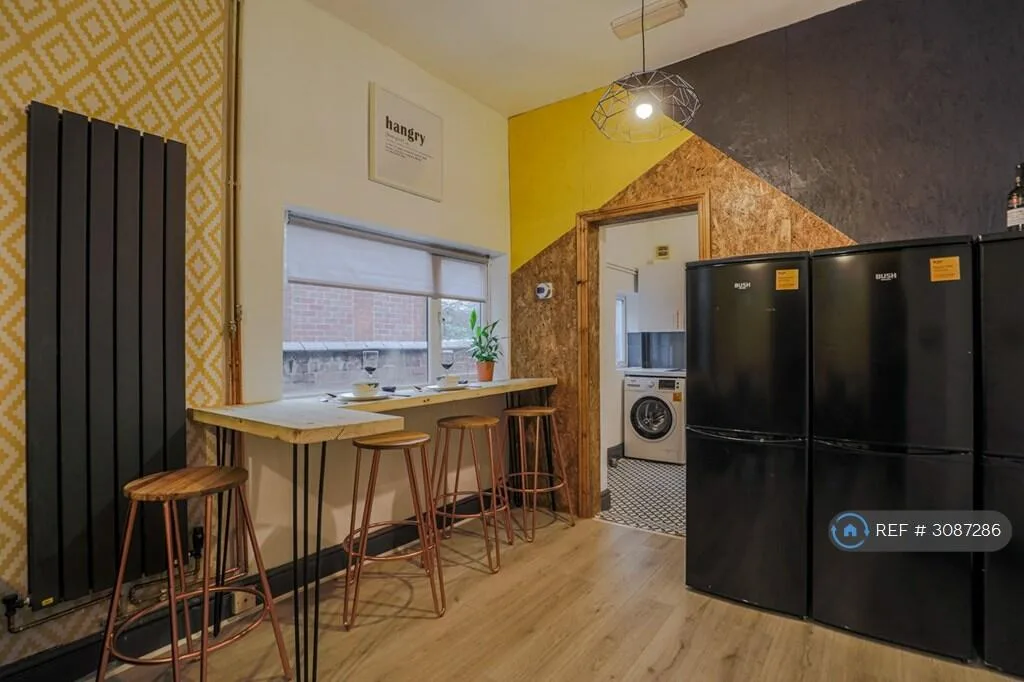 6 bedroom terraced house for rent