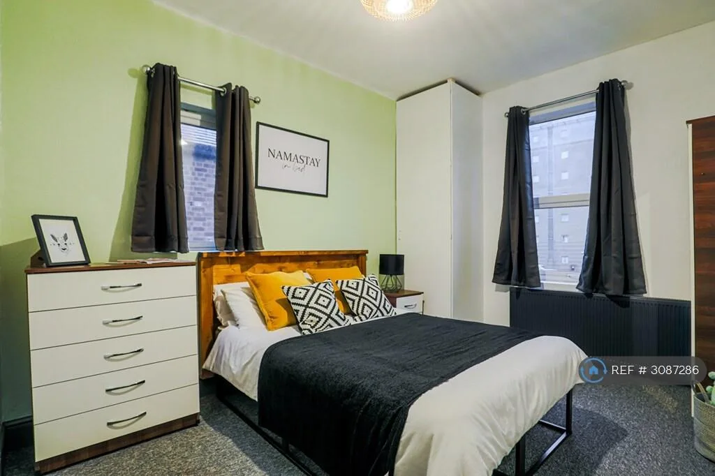 6 bedroom terraced house for rent