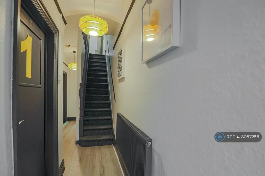 6 bedroom terraced house for rent