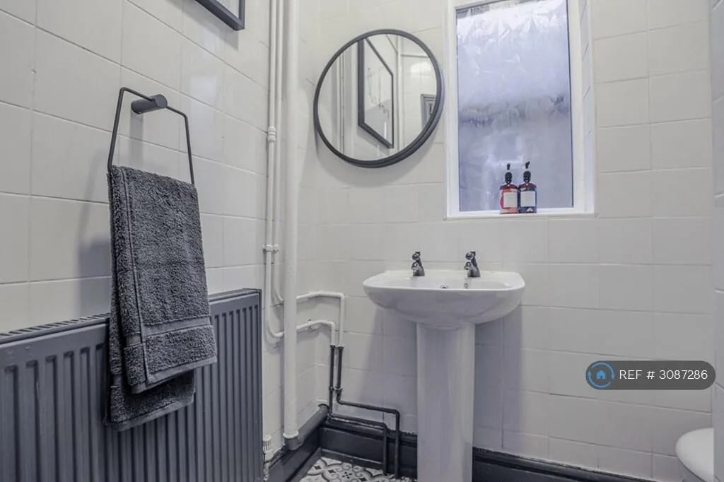 6 bedroom terraced house for rent