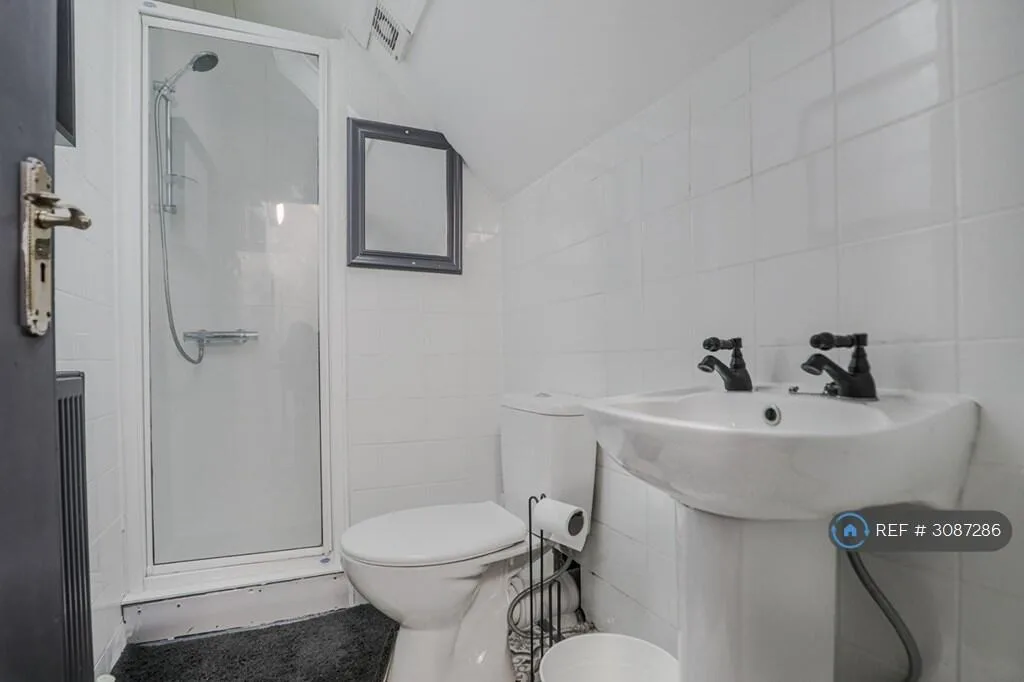 6 bedroom terraced house for rent