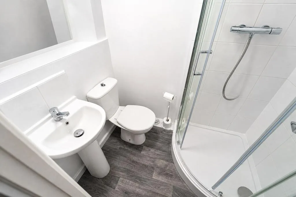 6 bedroom house for rent