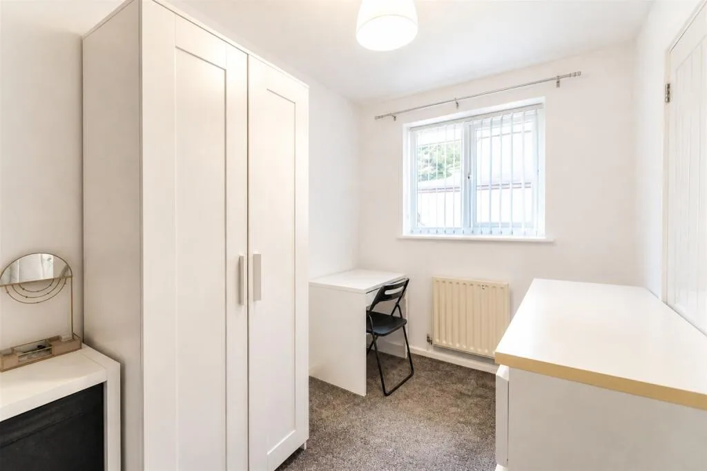 6 bedroom house for rent