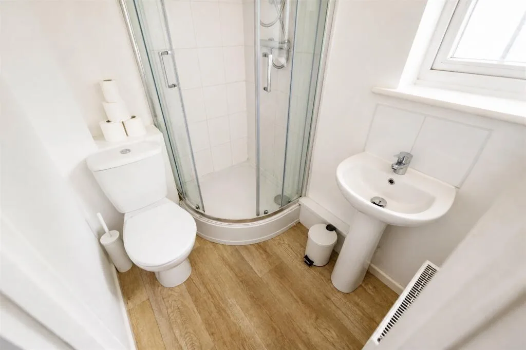 6 bedroom house for rent