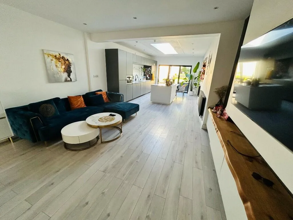 3 bedroom semi-detached house for rent
