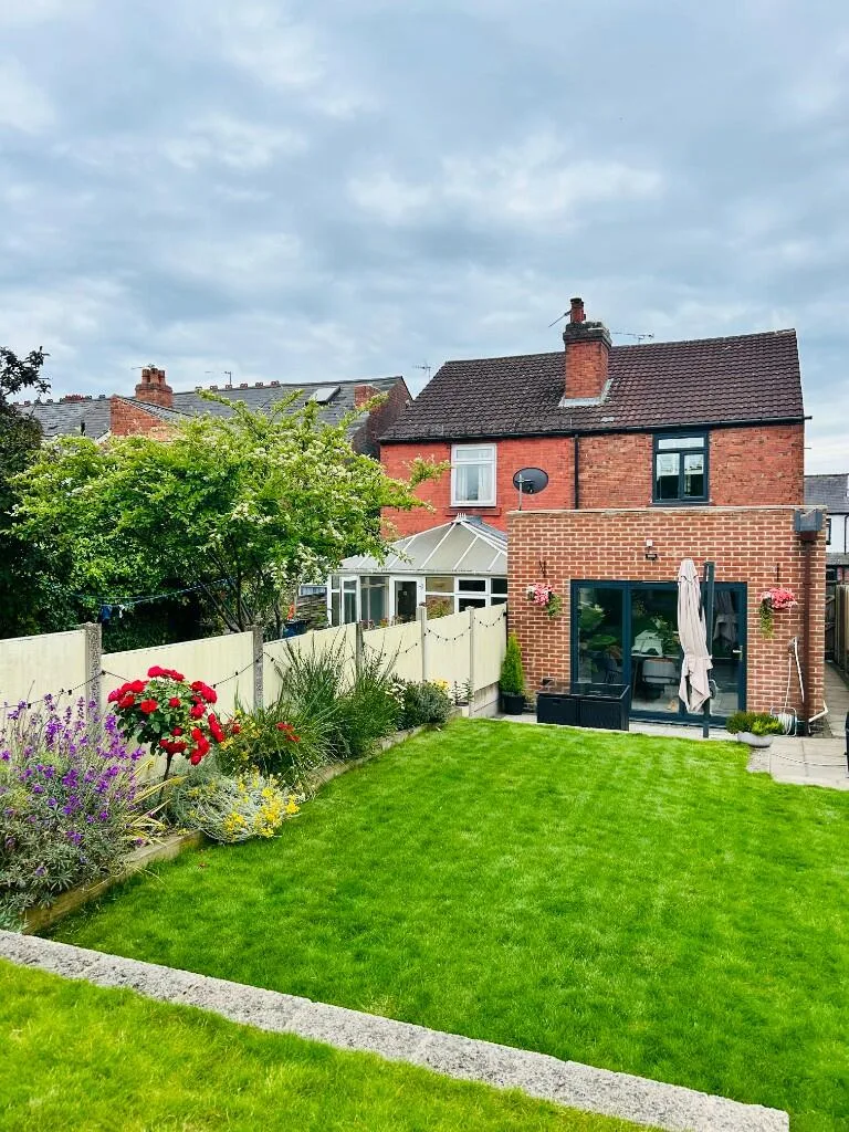 3 bedroom semi-detached house for rent