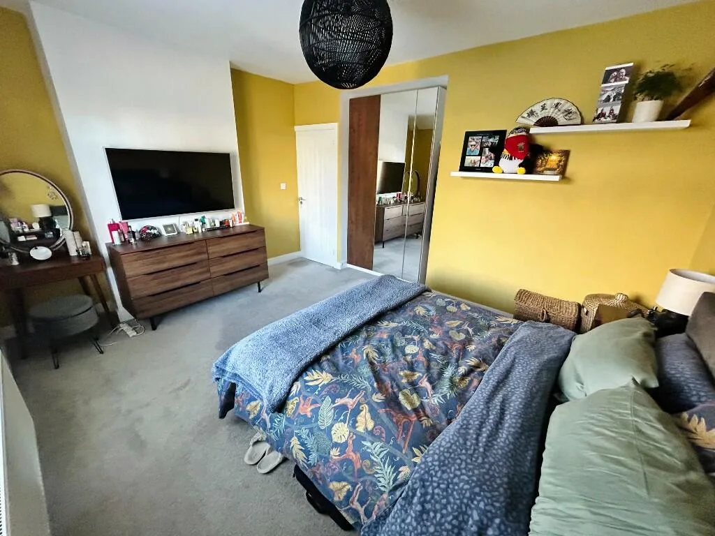 3 bedroom semi-detached house for rent