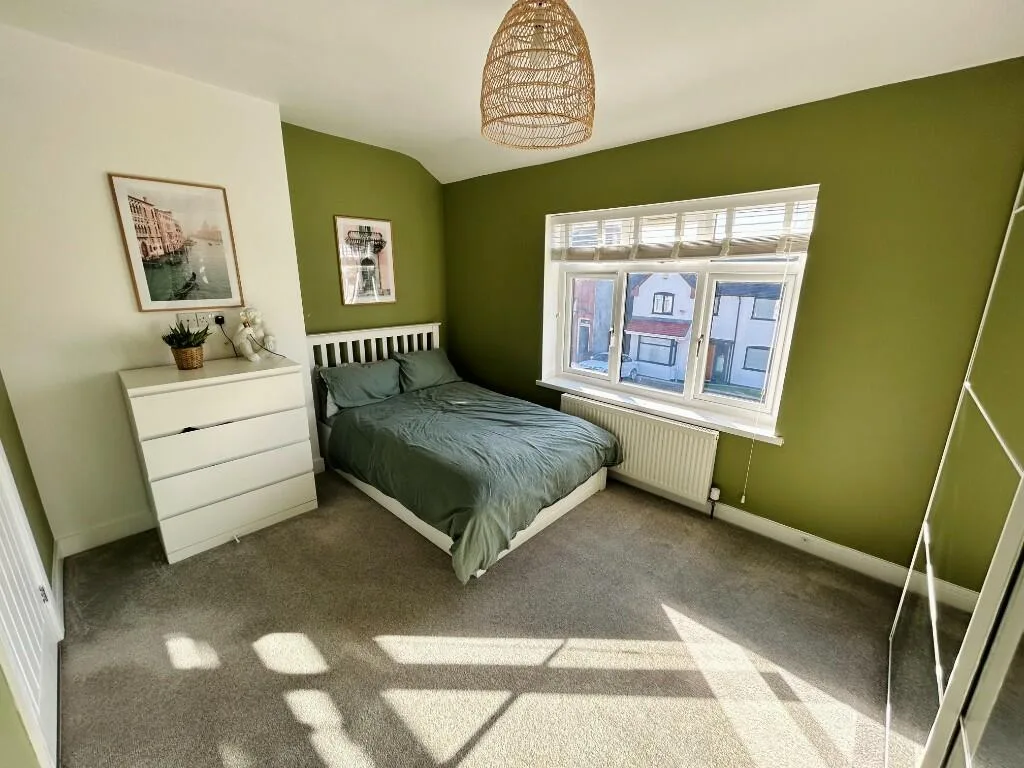3 bedroom semi-detached house for rent