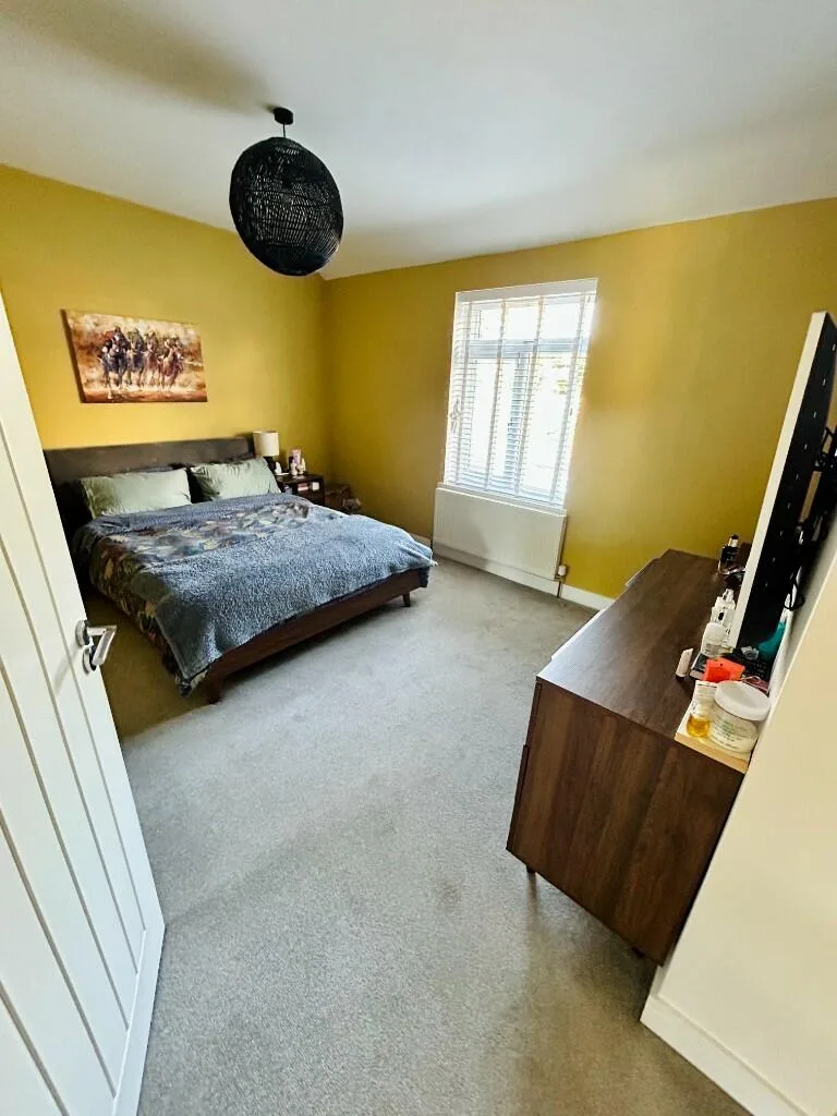 3 bedroom semi-detached house for rent