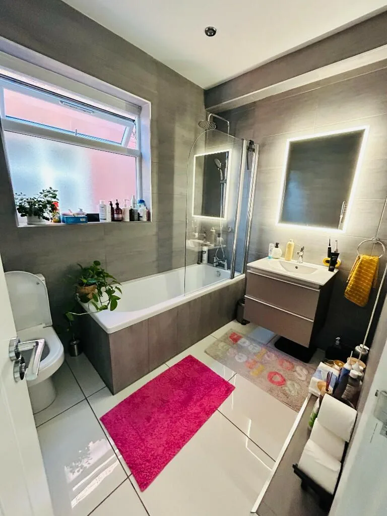 3 bedroom semi-detached house for rent