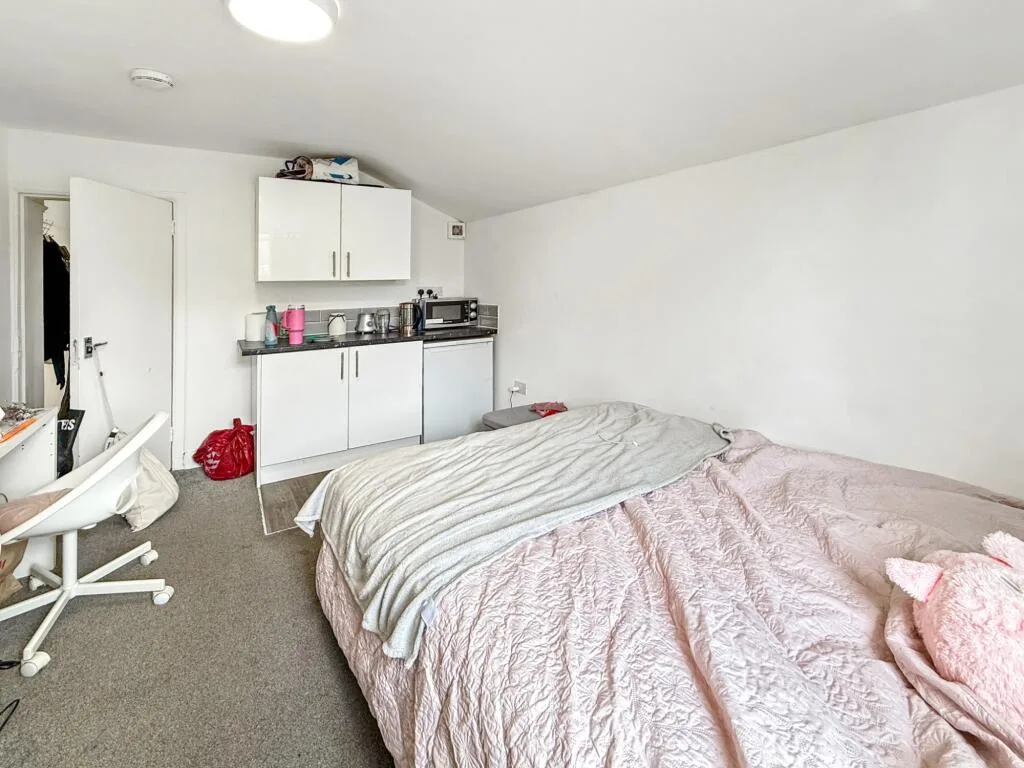 Studio flat for rent