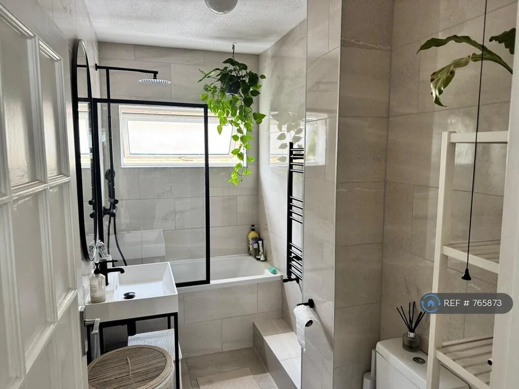 2 bedroom detached house for rent